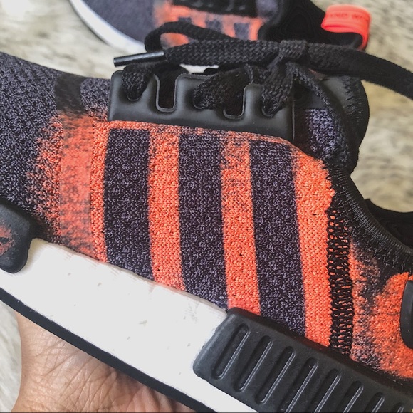 ‼️sold‼️🍁 Rare Adidas NMD R1 Black 4Y/5.5W - Picture 7 of 8